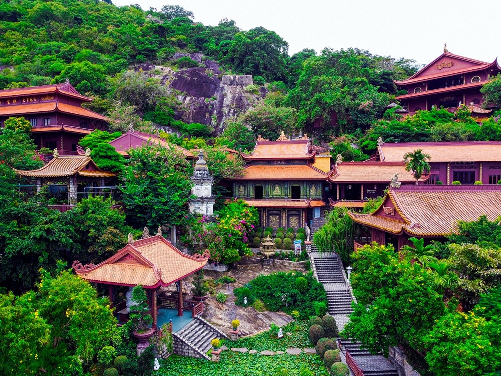 Khu Chùa Hang